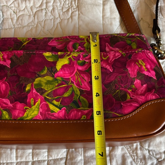 NWOT Patricia Nash Nova Bougainvillea Along the Coast Leather Crossbody - Picture 8 of 9